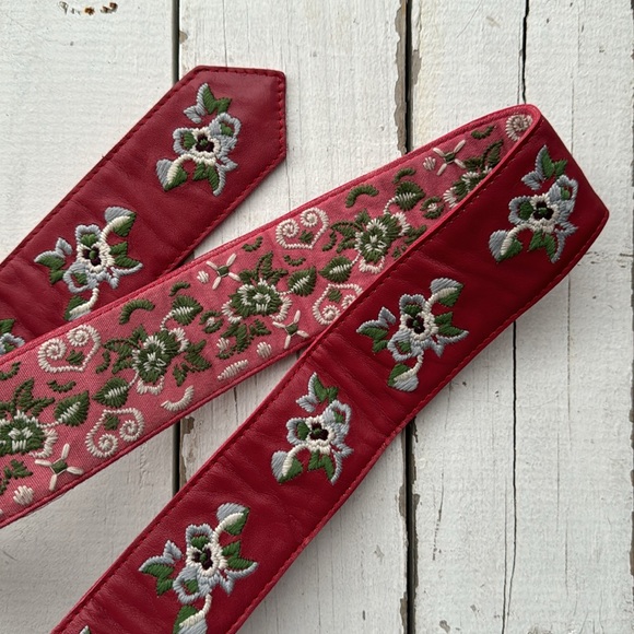 Vintage Leather Embroidered Belt Antique Buckle - Picture 2 of 3